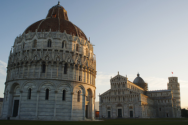 포토 JPG 해외이미지 주간 건축물 건축양식 하늘 풍경 사람없음 야외 성당 교회 이탈리아 두오모광장 로마네스크 피사대성당 해외202004 해외포토 자연요소 건축 유럽 종교건축 건물 파일형식 이미지허브