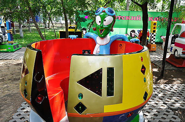 포토 JPG 해외이미지 공원 행복 어린이 백그라운드 가족 놀이 휴가 미소 사람없음 야외 여름 청춘 컬러풀 기쁨 바퀴 승차 회전목마 해외202004 해외포토 계절 공공시설 감정 컬러 컨셉 관계 모션 표정 사람 놀이기구 파일형식 이미지허브