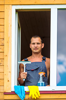 포토 JPG 해외이미지 백인 직업 남자 벽 유니폼 가사 회사 창문 가정 유리 노동자 주택 실내 한명 사람 일상 사무실 장비 공구 직물 업무 투명 플랫 위생 빨래 종업원 세제 직원 서비스 분무기 걸레 세탁기 청소부 위생관리 정리함 조작 화학물질 해외202004 해외포토 서양인 1 옷 비즈니스 재질 관리 내부 건물 라이프 가전제품 도구 작업 화학 청소도구 파일형식 이미지허브