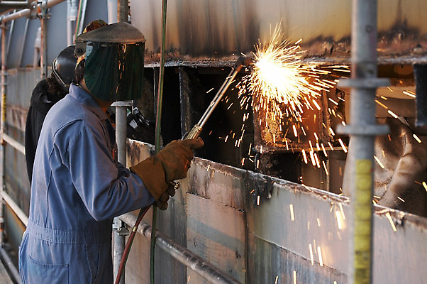 포토 JPG 해외이미지 직업 남자 산업 비즈니스 노동자 직장 가면 안전 사람없음 금속 손전등 업무 뜨거움 수리 제조 보호 용접 용접공 철강 해외202004 해외포토 컨셉 회사 재질 조명 사람 작업 파일형식 이미지허브