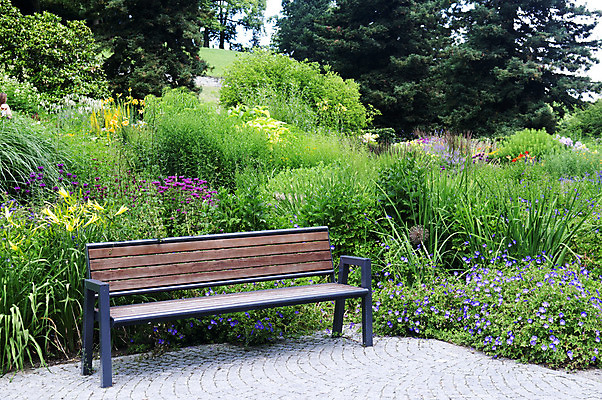 포토 JPG 해외이미지 나무 식물 디자인 외관 계절 공원 꽃 길 분홍색 백그라운드 잎 꽃무늬 벤치 의자 자연 휴식 풍경 잔디 사람없음 야외 목재 장식 초록색 여름 환경 정원 봄 벚꽃 침대 개화 관목 원예 조경 화단 내추럴 영원 해외202004 해외포토 공공시설 컬러 가구 컨셉 무늬 재료 취미 생태계 파일형식 이미지허브