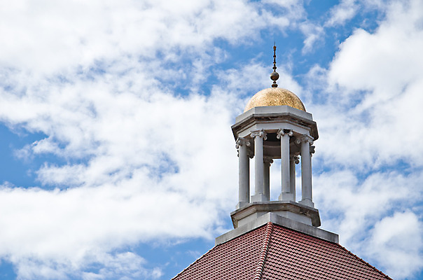 포토 JPG 해외이미지 구름 종교 건축양식 하늘 미술 풍경 사람없음 건물 빨간색 성당 교회 검은색 흰색 기도 황금 정상 건축가 신성 사당 진짜 해외202004 해외포토 자연요소 직업 건축물 건축 컬러 종교건축 문화예술 파일형식 이미지허브