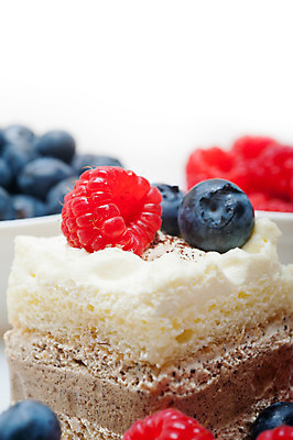 포토 JPG 해외이미지 디저트 사람없음 케이크 달콤 블루베리 산딸기 해외202004 해외포토 음식 과일 맛 파일형식 이미지허브