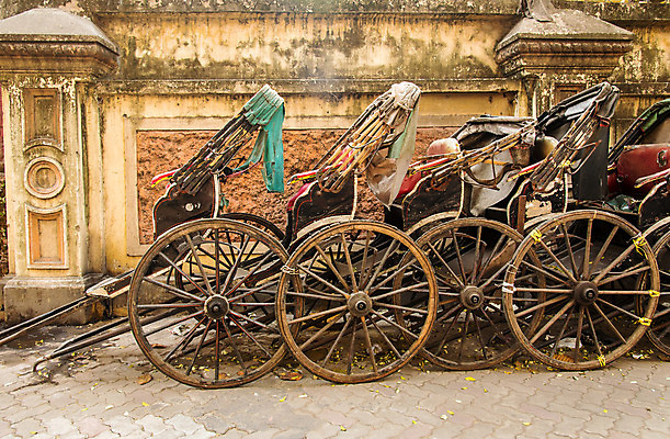 포토 JPG 해외이미지 전통 아시아 문화 도로 여행 창문 교통시설 벽돌 거리 주택 사람 동양인 사람없음 목재 옆모습 빨간색 자전거 카트 수확 도시 업무 바퀴 역사 당기기 승차 가난 인도인 순환 옛날 조작 해외202004 해외포토 외국인 나무 나라 길 뷰포인트 컬러 교통 컨셉 농업 재료 모션 인종 건물 바이크 작업 시설 파일형식 이미지허브