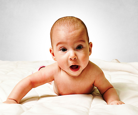 포토 JPG 해외이미지 1 응시 딸 행복 어린이 가족 놀이 건강 한명 사람 육아 게임 흰색 침대 아기 신생아 달콤 작음 시원함 담요 싱글 기저귀 긍정 걸음마 돌봄 천진난만 혼자 해외202004 해외포토 시선 감정 컬러 가구 컨셉 관계 모션 아기용품 맛 크기 파일형식 이미지허브