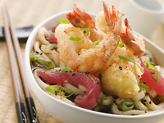 포토 JPG 해외이미지 음식 젓가락 조개 새우 실내 어류 요리 사람없음 내부 가로 일본 초밥 튀김 면 수프 참치 해산물 국수 레시피 일본음식 해외202004 해외포토 아시아 어패류 수저 갑각류 수중동물 면류 파일형식 이미지허브