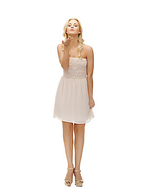 포토 JPG 해외이미지 백인 드레스 여자 행복 유럽 결혼 장난 신혼부부 결혼식 키스 한명 서기 미소 사람 금발 파티 유행 흰색 화려 우아함 달콤 불기 유혹 주기 약혼 내추럴 전송 해외202004 해외포토 서양인 1 헤어스타일 부부 옷 감정 나라 컬러 컨셉 모션 표정 이벤트 맛 애정표현 약속 신혼 파일형식 이미지허브