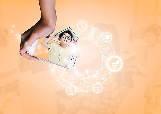 PSD 편집 편집이미지 손 어린이교육 남자 어린이 스마트라이프 상반신 두명 신체부위 책 스마트폰 한국인 스마트 머리위 손하트 이미지편집 라이프스타일 교육 컨셉 사람 동양인 손짓 핸드폰 스마트기기 파일형식