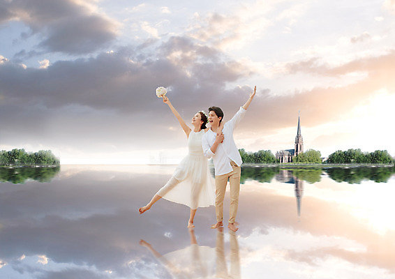 PSD 구름 편집 편집이미지 여자 남자 바다 부케 결혼 하늘 물그림자 서기 20대 성인 두명 노을 환경 한국인 이미지편집 자연요소 꽃다발 모션 그림자 사람 동양인 이벤트 청년 파일형식