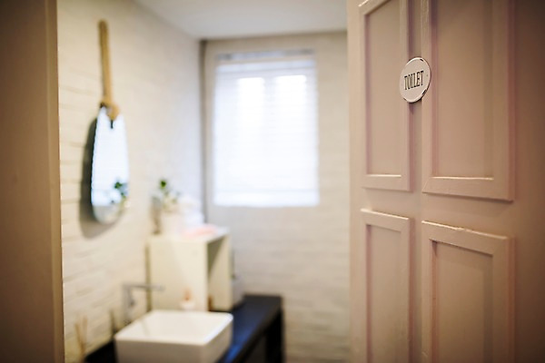 포토 JPG 우먼라이프 실내 사람없음 아웃포커스 문 오픈 화장실 국내포토 라이프스타일 촬영기법 내부 파일형식