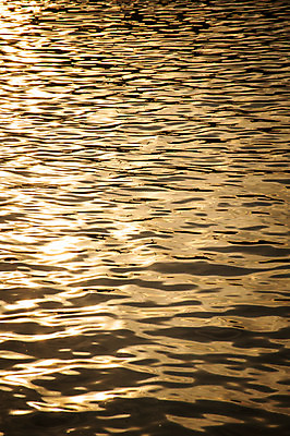 포토 JPG 주간 물결 바다 백그라운드 자연 사람없음 야외 일몰 국내포토 자연요소 노을 생태계 파일형식