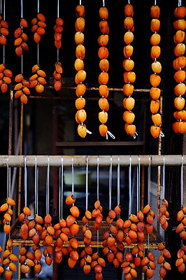 포토 JPG 주간 음식 건조 감 사람없음 야외 가을 곶감 걸림 국내포토 자연요소 계절 과일 모션 건과일 파일형식