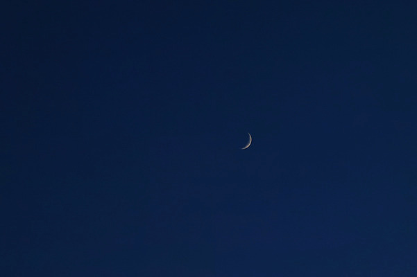 포토 JPG 백그라운드 자연 밤하늘 하늘 풍경 사람없음 야외 야간 초승달 국내포토 자연요소 달 생태계 파일형식