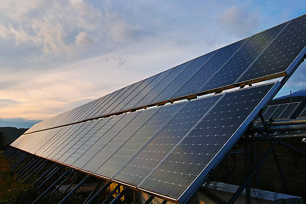 포토 JPG 주간 구름 하늘 풍경 사람없음 야외 노을 태양에너지 집열판 국내포토 자연요소 그린에너지 파일형식