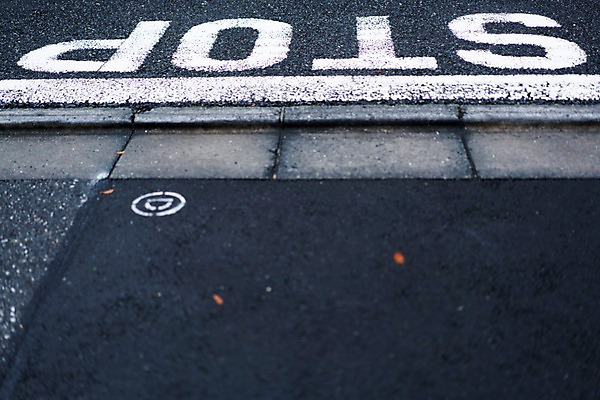 포토 JPG 주간 알파벳 도로 거리풍경 사람없음 야외 정지 국내포토 자연요소 영어 길 교통시설 모션 거리 풍경 파일형식