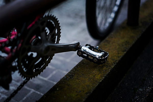 포토 JPG 주간 거리풍경 사람없음 야외 아웃포커스 자전거 자전거주차 페달 국내포토 자연요소 거리 촬영기법 풍경 바이크 주차 파일형식