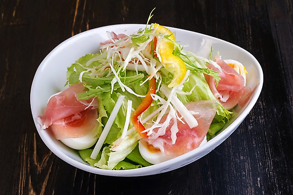 포토 JPG 음식 실내 근접촬영 사람없음 샐러드 하몽 일본음식 국내포토 뷰포인트 내부 햄 파일형식