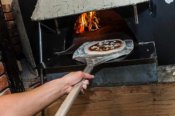 포토 JPG 손 피자 실내 신체부위 요리사 화덕 화덕피자 국내포토 직업 패스트푸드 서양음식 사람 내부 화로 파일형식
