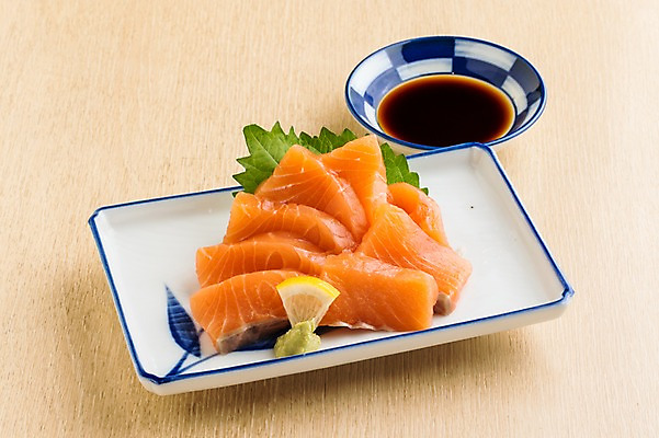 포토 JPG 접시 음식 실내 근접촬영 사람없음 연어 연어회 일본음식 국내포토 식기 뷰포인트 어류 내부 생선회 파일형식