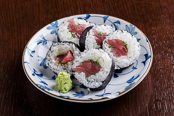 포토 JPG 음식 실내 근접촬영 사람없음 김밥 가다랑어 일본음식 국내포토 뷰포인트 어류 내부 파일형식
