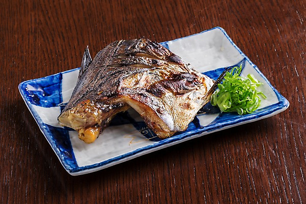 포토 JPG 접시 음식 실내 근접촬영 사람없음 생선구이 일본음식 국내포토 식기 뷰포인트 내부 구이 생선요리 파일형식