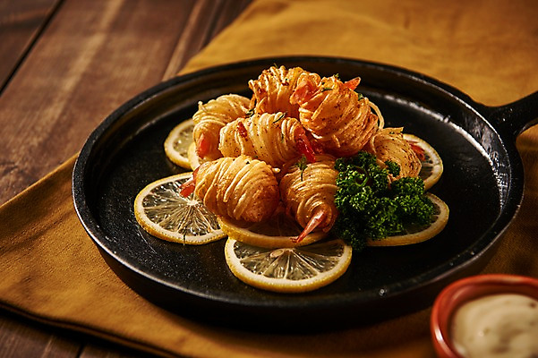 포토 JPG 음식 사람없음 목재 아웃포커스 소스 브로콜리 천 레몬 안주 새우말이튀김 나무배경 국내포토 나무 백그라운드 채소 과일 재료 촬영기법 튀김 직물 양념 파일형식