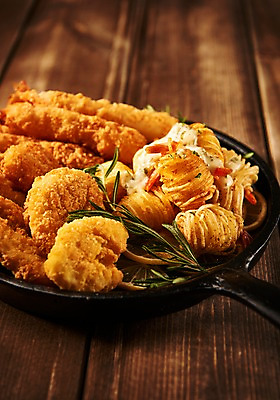 포토 JPG 음식 근접촬영 사람없음 목재 치킨 튀김 안주 야식 새우튀김 모듬튀김 치킨너겟 새우말이튀김 나무배경 국내포토 나무 뷰포인트 백그라운드 재료 새우 닭고기요리 파일형식