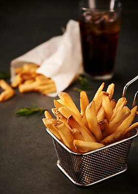 포토 JPG 음식 사람없음 아웃포커스 튀김 감자튀김 안주 콜라 야식 국내포토 감자 촬영기법 탄산음료 파일형식