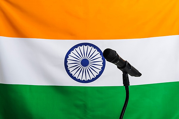 포토 JPG 나라 아시아 상징 사람없음 세계 글로벌 깃발 인도 국기 마이크 국내포토 음향기기 파일형식