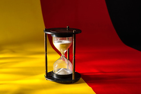 포토 JPG 유럽 나라 상징 독일 사람없음 세계 글로벌 깃발 국기 모래시계 국내포토 모래 시계 파일형식