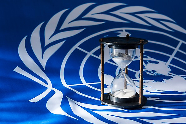 포토 JPG 상징 사람없음 세계 글로벌 평화 깃발 모래시계 국제연합 국내포토 모래 시계 컨셉 경제 파일형식