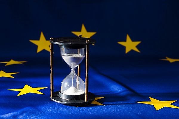 포토 JPG 유럽 상징 사람없음 세계 글로벌 깃발 모래시계 유럽연합 국내포토 나라 모래 시계 파일형식