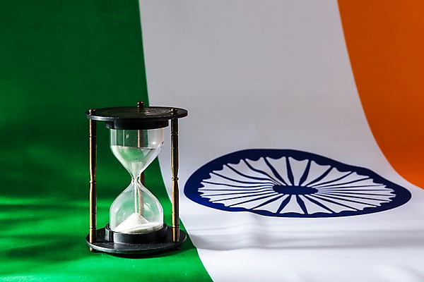 포토 JPG 나라 아시아 상징 사람없음 세계 글로벌 깃발 인도 국기 모래시계 국내포토 모래 시계 파일형식