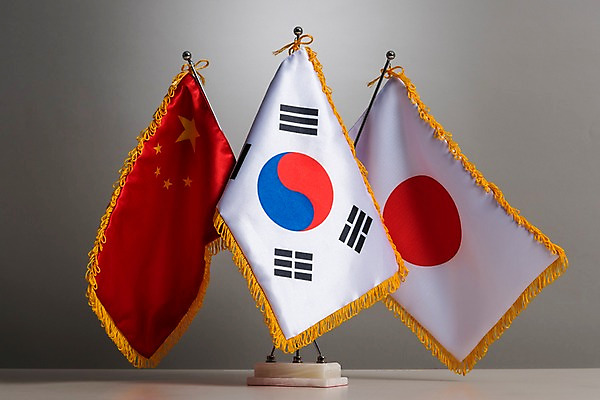 포토 JPG 나라 아시아 상징 한국 사람없음 세계 글로벌 일본 중국 깃발 국기 태극기 정상회담 국내포토 파일형식