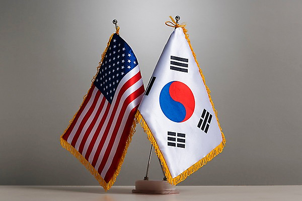 포토 JPG 나라 아시아 상징 북아메리카 한국 사람없음 세계 글로벌 미국 깃발 국기 태극기 정상회담 한미관계 국내포토 아메리카 경제 파일형식