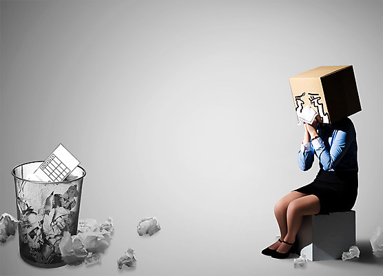 전신 PSD 편집이미지 여자 회사 직장 한명 앉기 20대 성인 옆모습 슬픔 쓰레기통 화장지 종이뭉치 성인여자한명만 이미지편집 1 감정 종이 뷰포인트 비즈니스 모션 사람 청년 뭉치 여자한명만 성인여자만 파일형식
