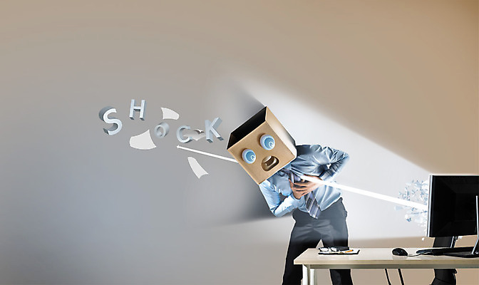 PSD 편집이미지 남자 회사 스트레스 직장 한명 서기 상반신 성인 앞모습 30대 컴퓨터 고통 가슴 책상 충격 성인남자한명만 이미지편집 1 감정 뷰포인트 가구 비즈니스 모션 사람 신체부위 장년 전자제품 남자한명만 성인남자만 파일형식