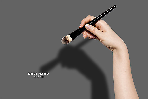 PSD 편집 편집이미지 손 여자 한손 그림자 한명 들기 손짓 신체부위 화장 뷰티 전단 합성 메이크업브러쉬 목업 이미지편집 1 모션 사람 붓 홍보물 파일형식