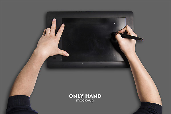 PSD 편집 편집이미지 손 디자인 남자 한명 손짓 신체부위 태블릿 양손 그리기 디자이너 그림 전단 합성 목업 태블릿펜 이미지편집 직업 1 모션 사람 전자제품 스마트기기 펜 홍보물 파일형식