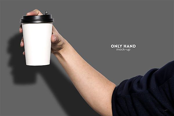 PSD 편집 편집이미지 손 남자 커피 한손 그림자 한명 들기 손짓 신체부위 잡기 종이컵 전단 합성 바리스타 테이크아웃컵 홀더 목업 이미지편집 직업 1 음료 모션 사람 컵 일회용 홍보물 파일형식