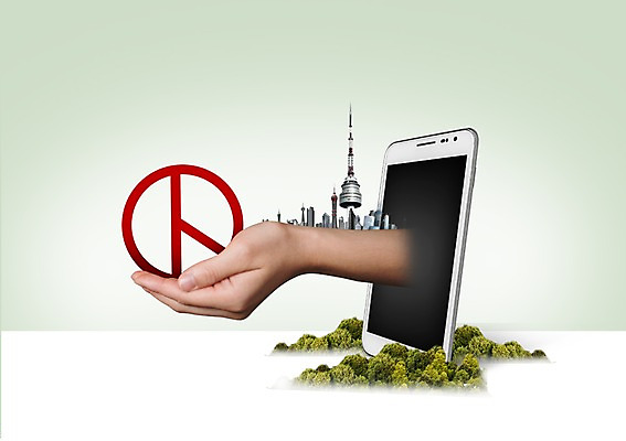 PSD 편집이미지 손 한명 들기 빌딩 신체부위 스마트폰 투표 선거 모바일투표 이미지편집 1 모션 사람 건물 핸드폰 스마트기기 민주주의 파일형식