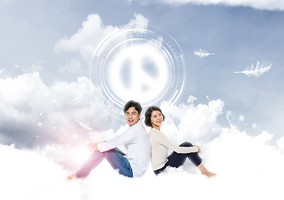 전신 PSD 구름 편집이미지 부부 여자 남자 하늘 앉기 성인 두명 옆모습 30대 한국인 등맞대기 투표 선거 성인만 이미지편집 자연요소 커플 뷰포인트 모션 사람 동양인 장년 민주주의 파일형식