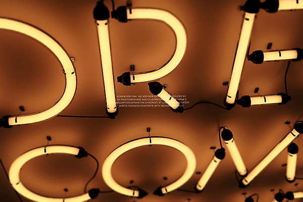 PSD 편집이미지 백그라운드 근접촬영 타이포그라피 사람없음 3D 디지털합성 네온 네온아트 편집3D 문자 뷰포인트 파일형식