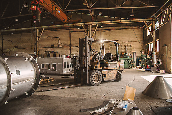 포토 JPG 산업 교통수단 공장 실내 사람없음 중장비 산업현장 엔진 지게차 제조업 국내포토 교통 공업 내부 산업장비 파일형식