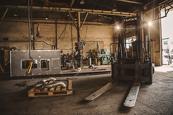 포토 JPG 산업 교통수단 공장 실내 사람없음 중장비 산업현장 엔진 지게차 제조업 국내포토 교통 공업 내부 산업장비 파일형식