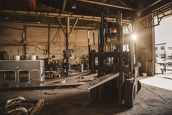 포토 JPG 산업 교통수단 공장 실내 사람없음 중장비 산업현장 엔진 지게차 제조업 국내포토 교통 공업 내부 산업장비 파일형식