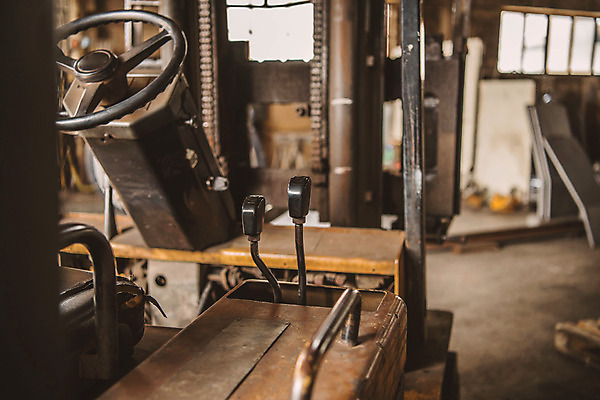 포토 JPG 산업 교통수단 공장 실내 근접촬영 사람없음 아웃포커스 중장비 핸들 산업현장 기어 지게차 제조업 국내포토 뷰포인트 교통 공업 촬영기법 내부 산업장비 파일형식