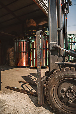 포토 JPG 산업 교통수단 공장 근접촬영 사람없음 야외 바퀴 중장비 산업현장 엔진 지게차 제조업 국내포토 뷰포인트 교통 공업 산업장비 파일형식