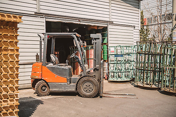 포토 JPG 산업 교통수단 공장 사람없음 야외 중장비 산업현장 엔진 지게차 제조업 국내포토 교통 공업 산업장비 파일형식