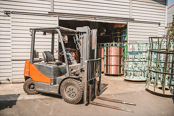 포토 JPG 산업 교통수단 공장 사람없음 야외 중장비 산업현장 엔진 지게차 제조업 국내포토 교통 공업 산업장비 파일형식